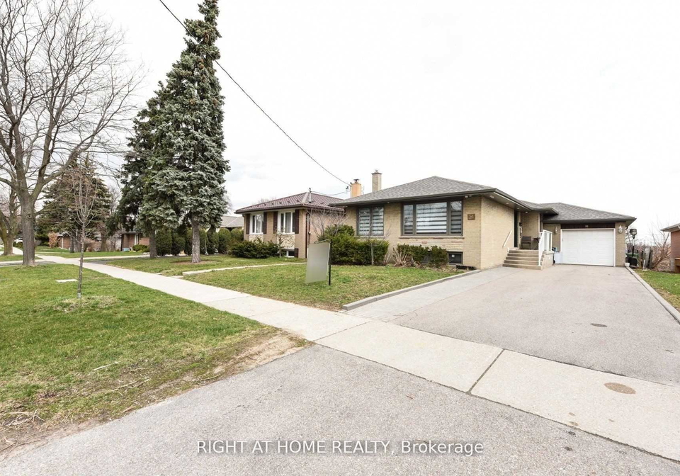 31-e-griggsden-avenue-etobicoke-ontario-w13064136