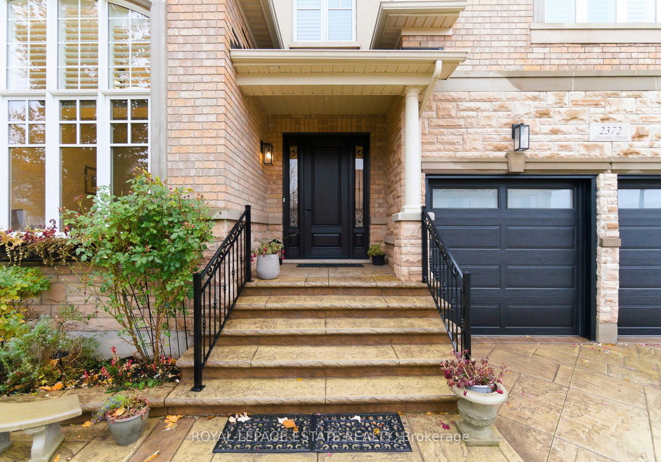 2372-awenda-drive-oakville-ontario-w13064154