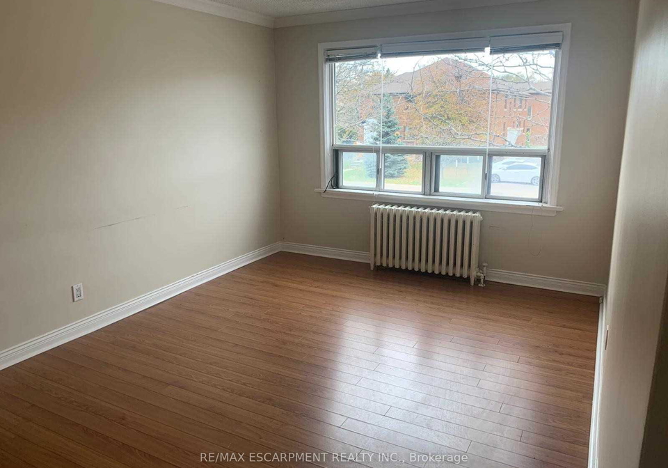 243a-lakeshore-road-e-mississauga-ontario-w13064238