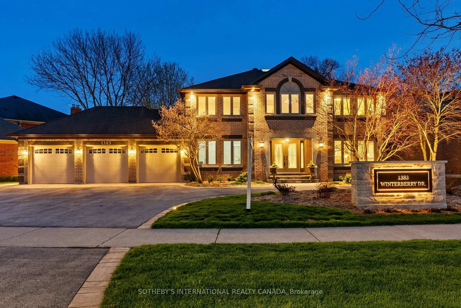 1383-winterberry-drive-burlington-ontario-w13064342