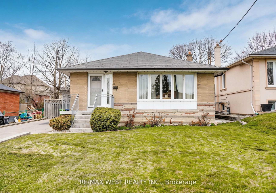 32-deevale-road-york-ontario-w13064382
