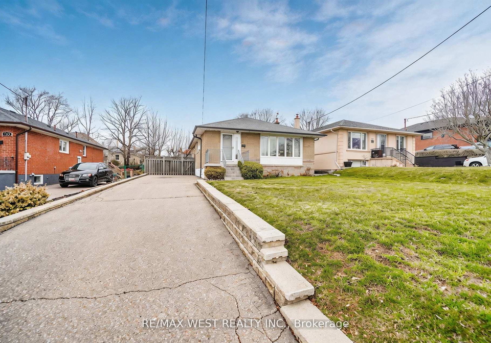 32-deevale-road-york-ontario-w13064382