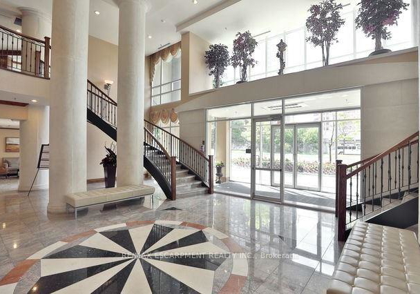 156-enfield-place-mississauga-ontario-w13064984