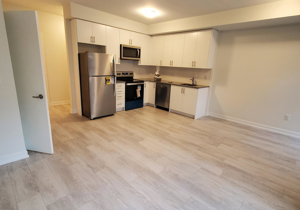 3562-colonial-drive-mississauga-ontario-w13065036