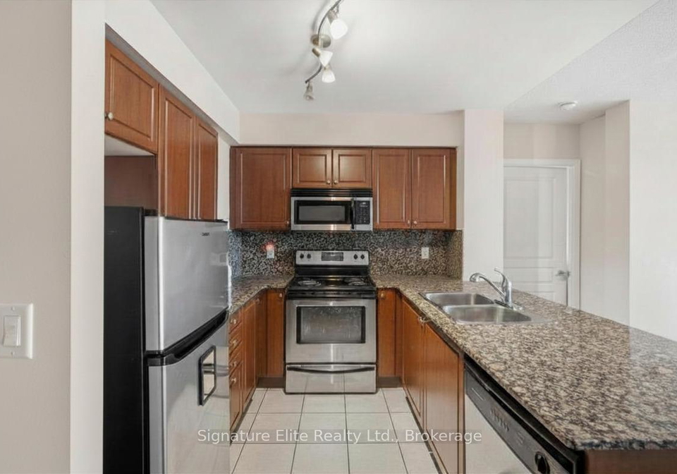1403-royal-york-road-etobicoke-ontario-w13065232