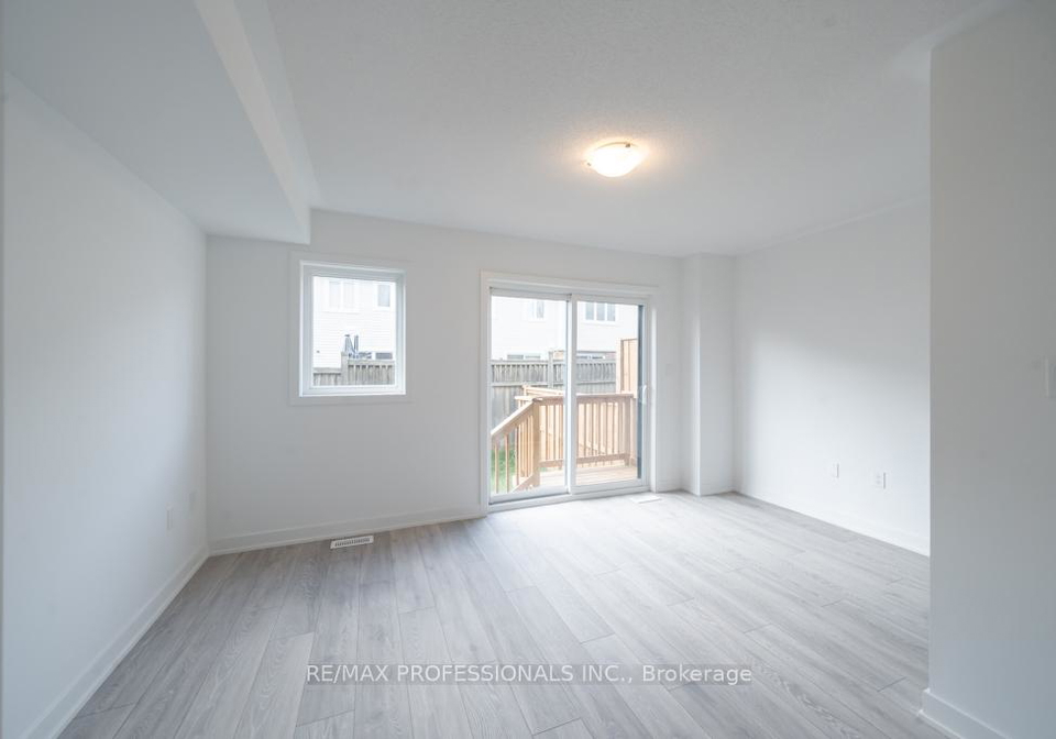 3099-cherry-blossom-cmn-burlington-ontario-w13065332