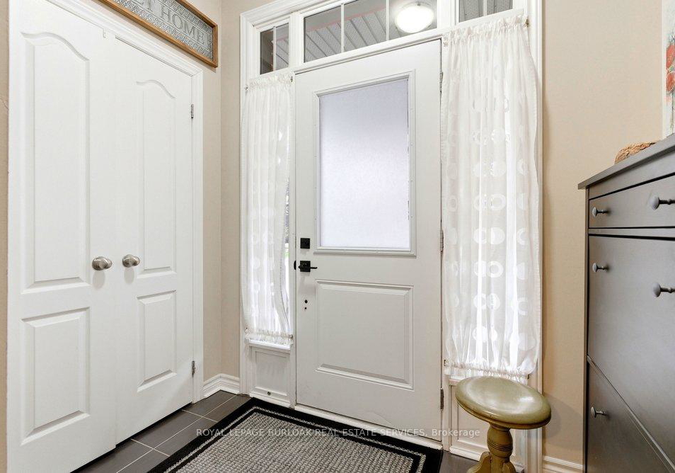 2362-peppiatt-common-burlington-ontario-w13065566