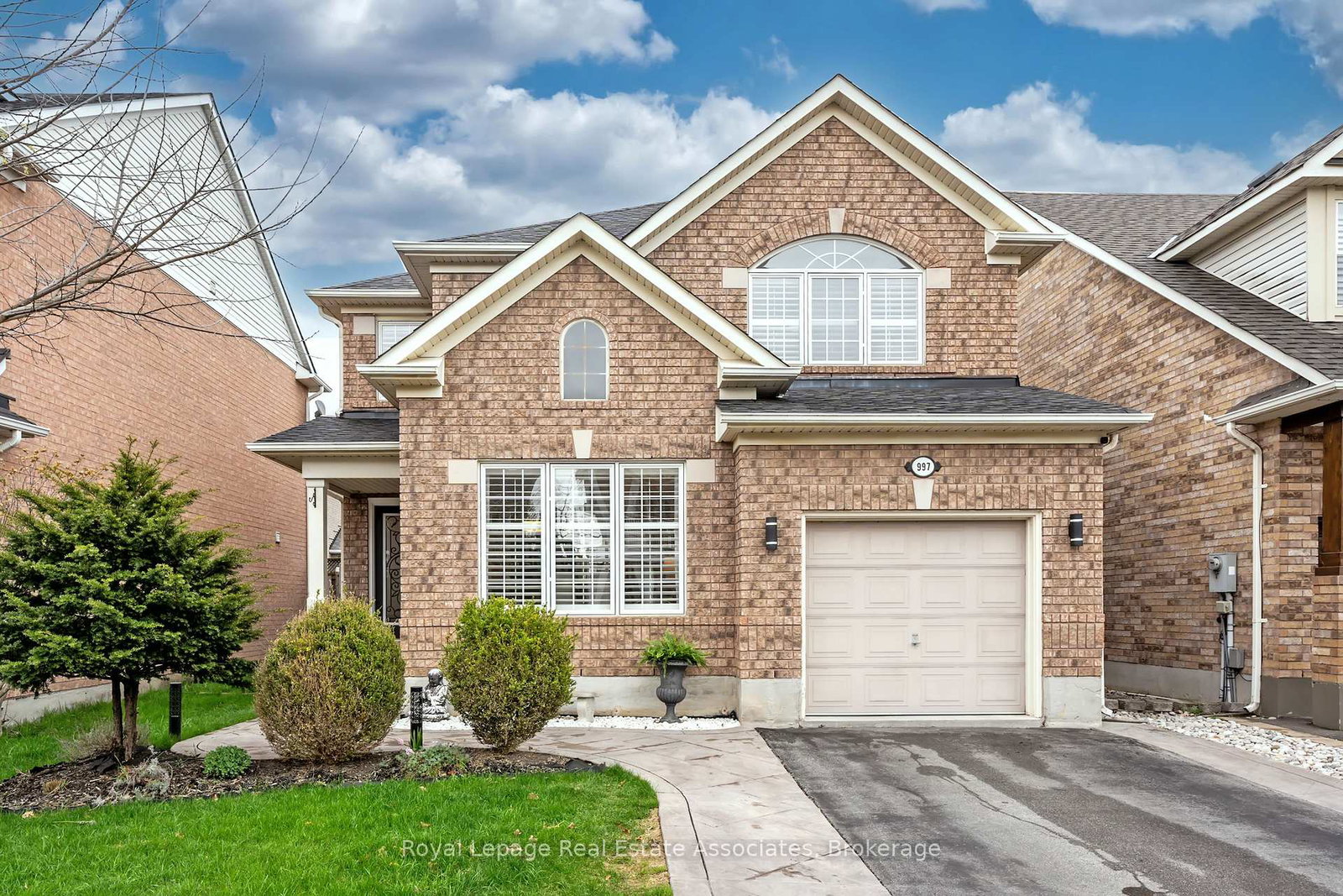 997-lancaster-boulevard-milton-ontario-w13066218