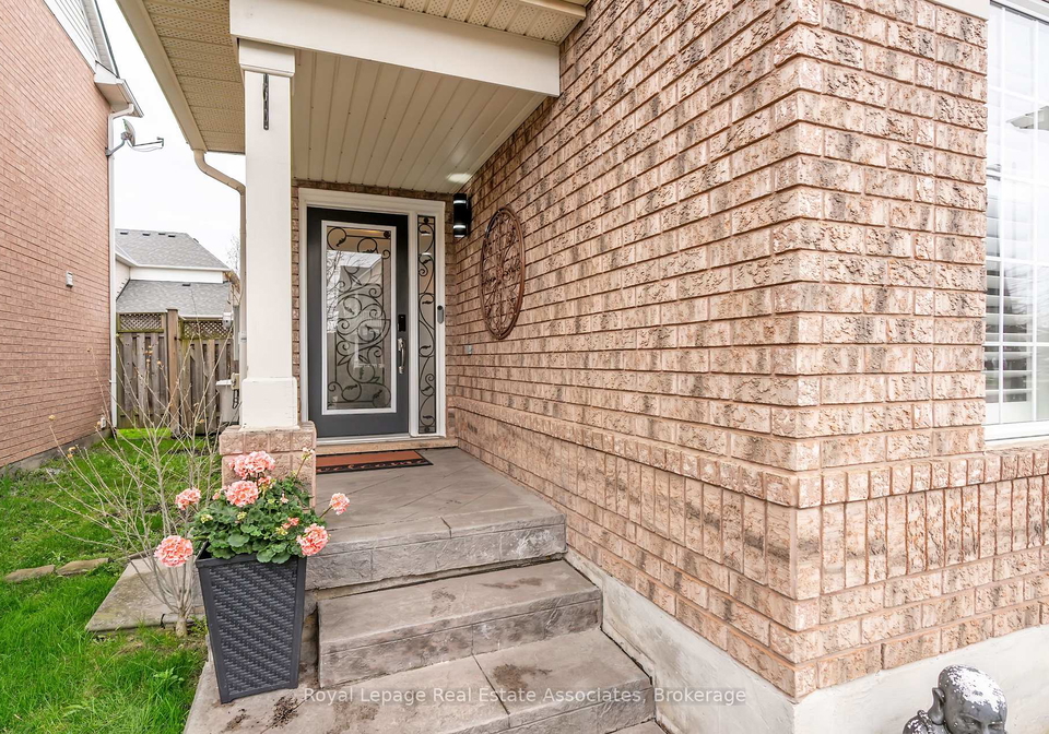 997-lancaster-boulevard-milton-ontario-w13066218