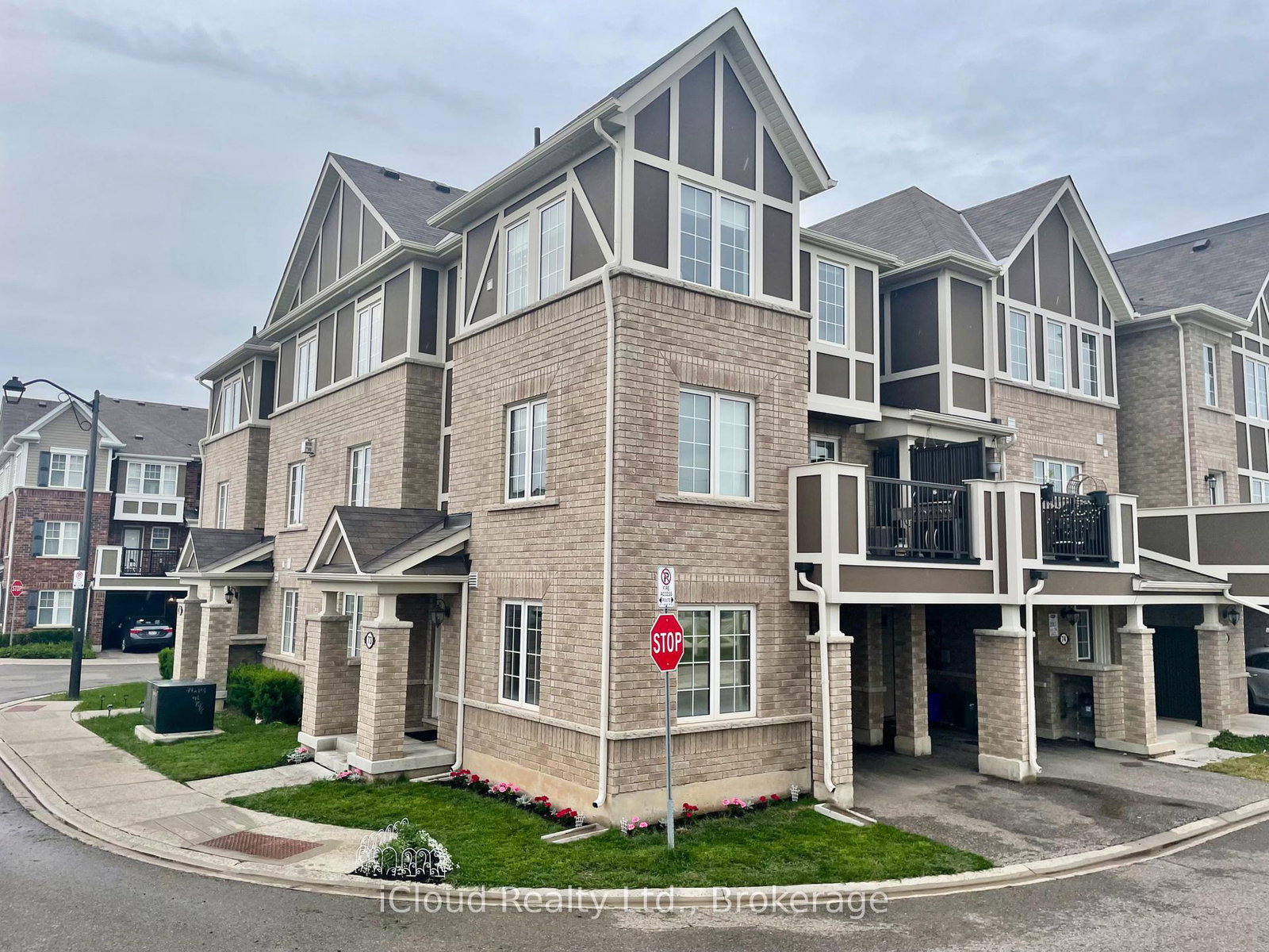 1222-rose-way-milton-ontario-w13066226