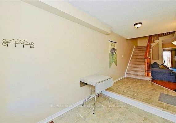 5673-flora-drive-burlington-ontario-w13066234