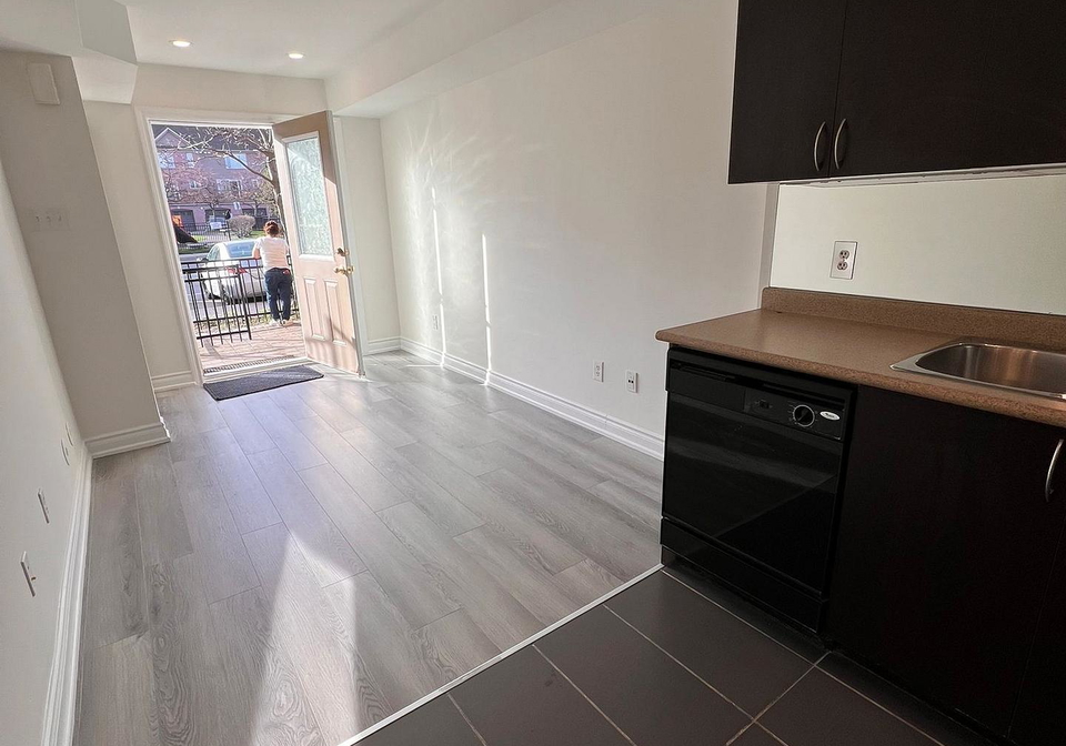 4975-southampton-drive-n-mississauga-ontario-w13066320