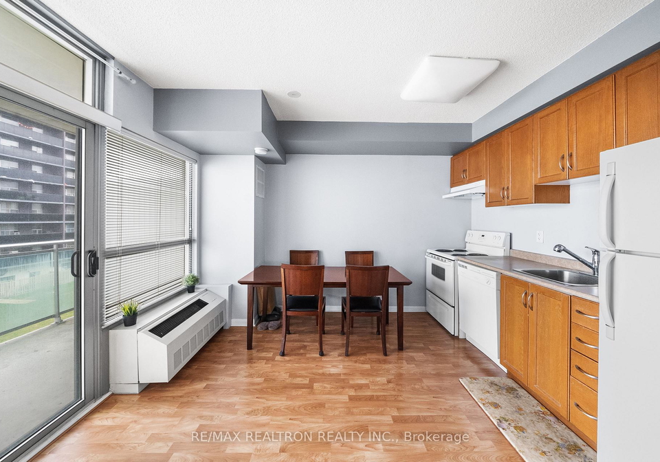 2464-weston-road-north-york-ontario-w13066504