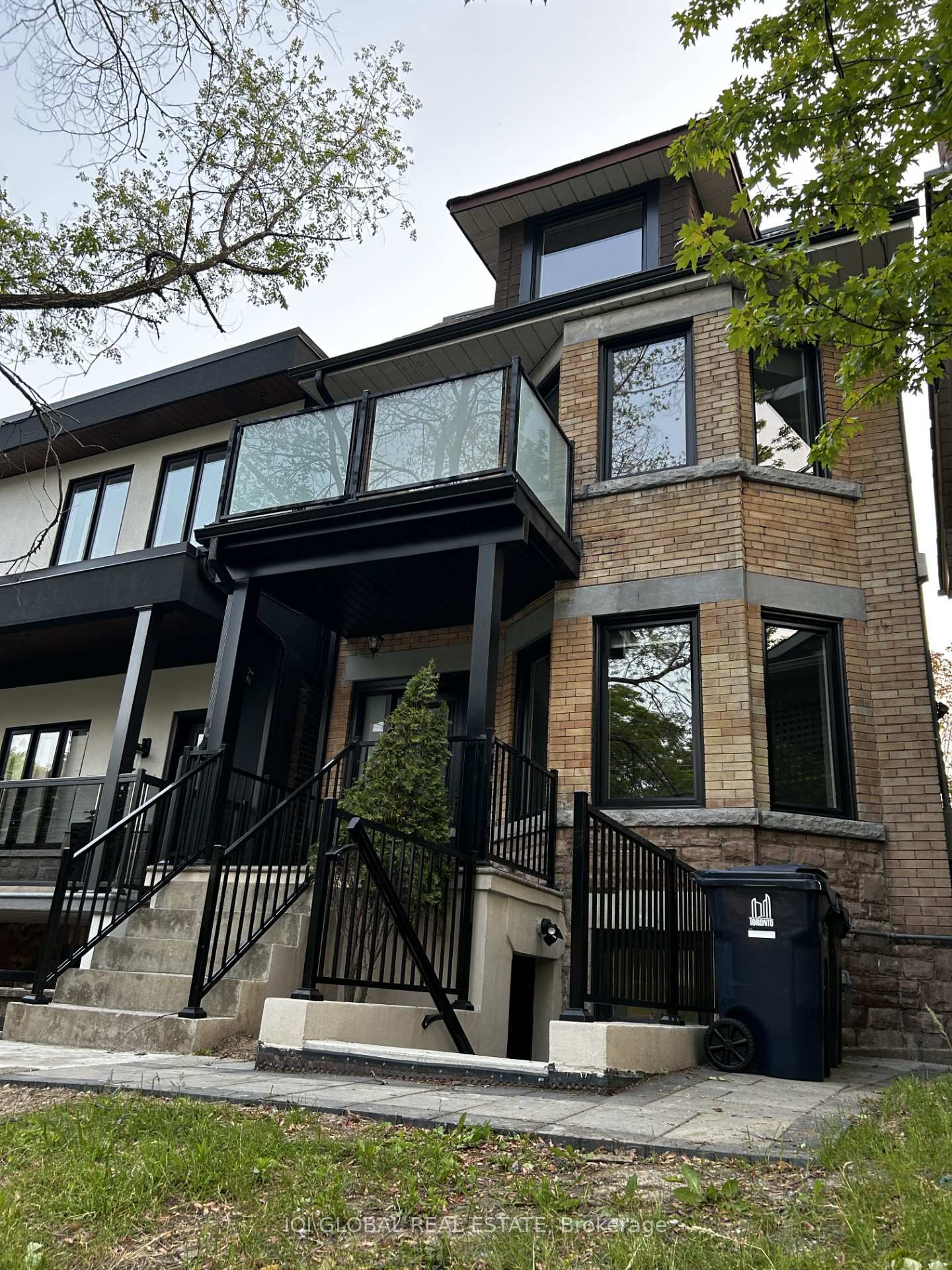 1502-dufferin-street-toronto-ontario-w13066602