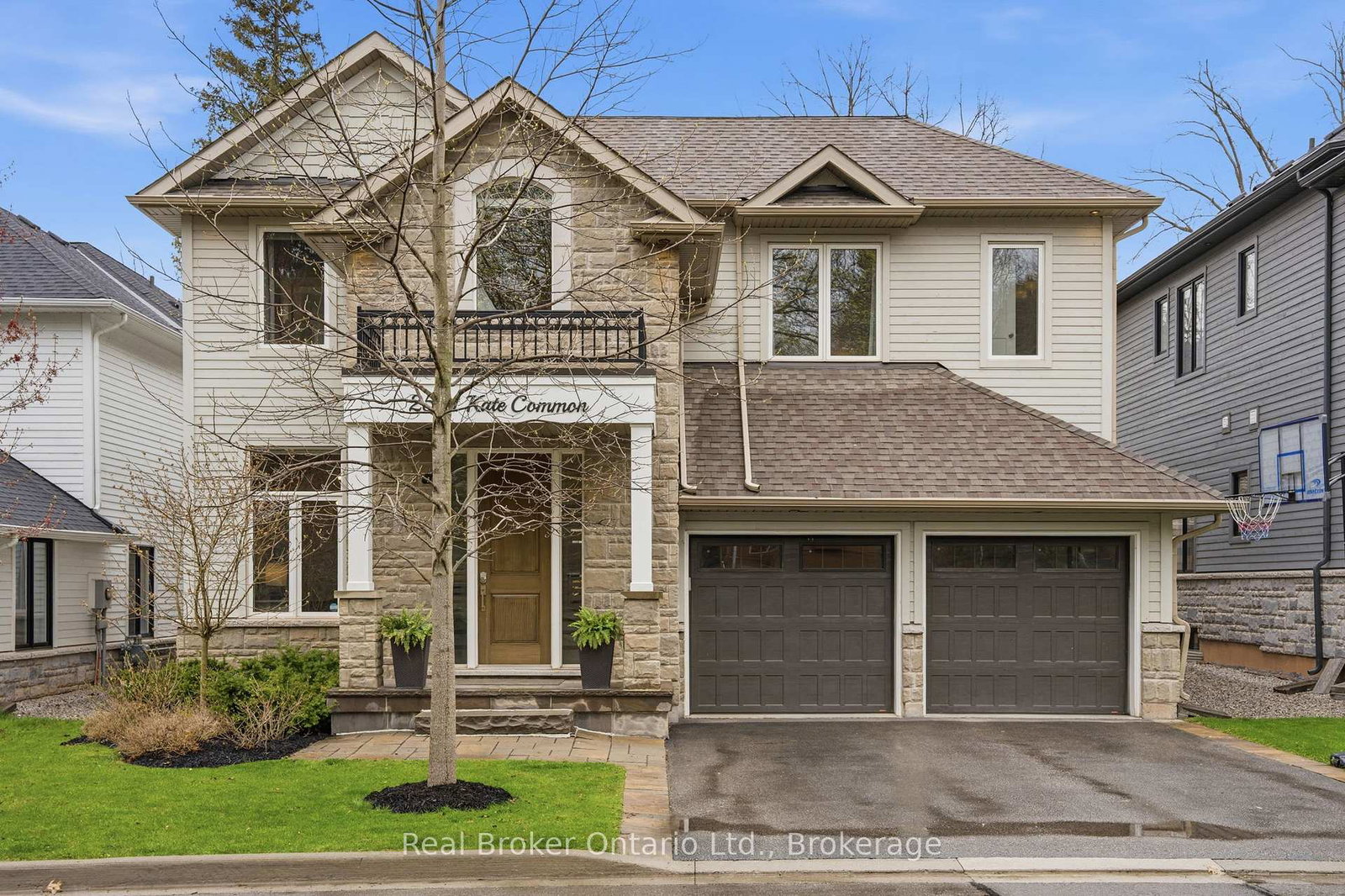2541-kate-common-oakville-ontario-w13066896