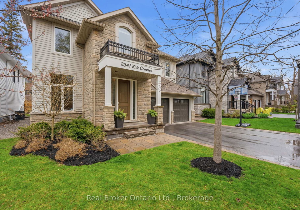 2541-kate-common-oakville-ontario-w13066896