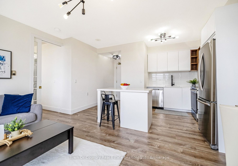 200-burnhamthorpe-road-e-mississauga-ontario-w13067150