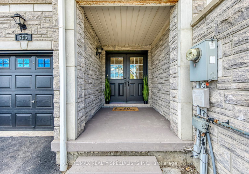755-candlestick-circle-mississauga-ontario-w13067276