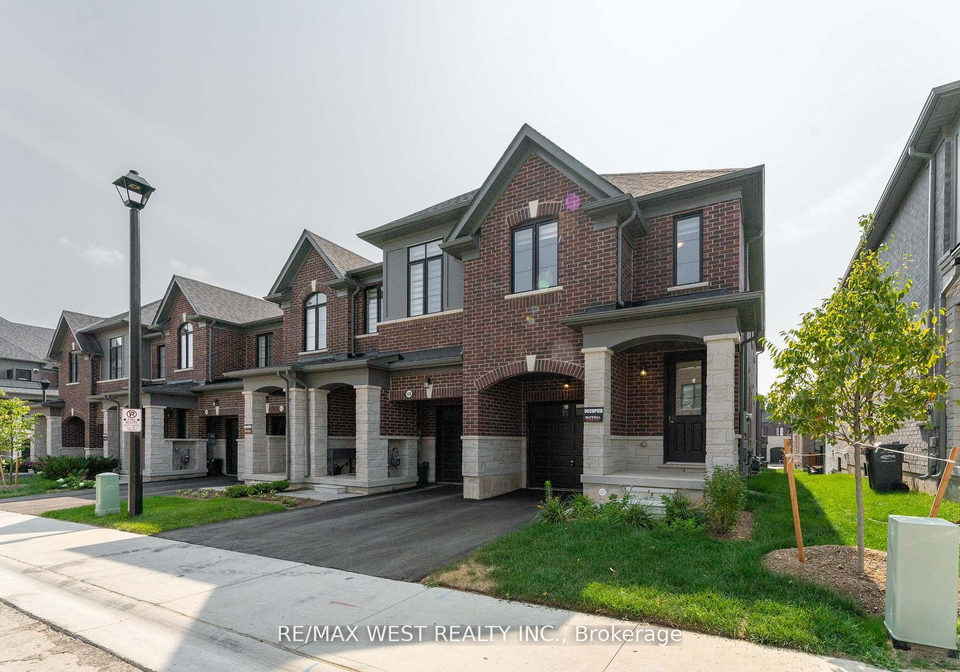 1424-national-common-burlington-ontario-w13067334