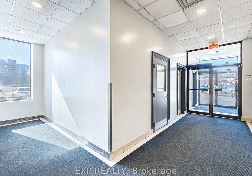 25-agnes-street-mississauga-ontario-w13067366