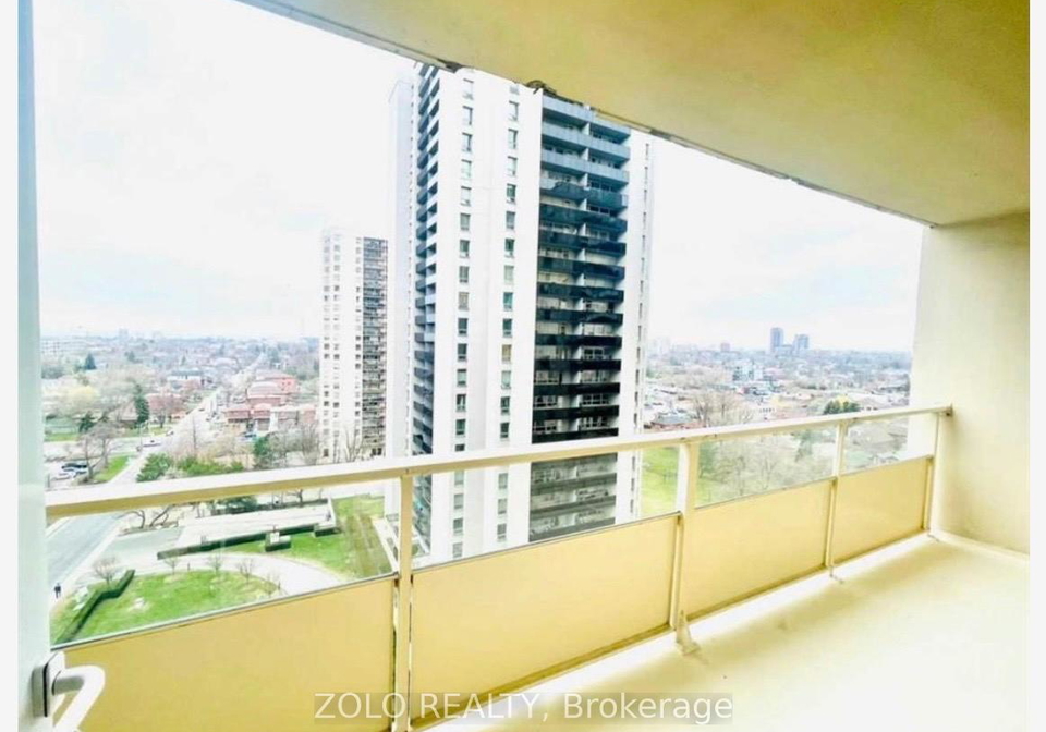 360-ridelle-avenue-north-york-ontario-w13067658