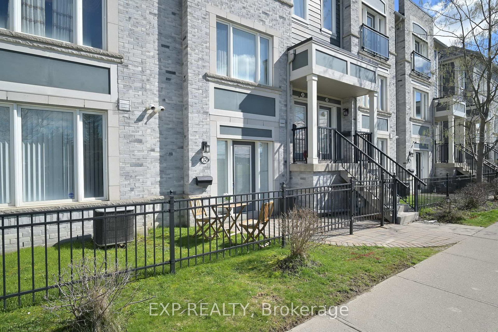 60-fairwood-circle-brampton-ontario-w13067732