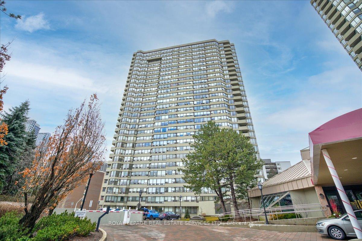 1300-islington-avenue-etobicoke-ontario-w13068002