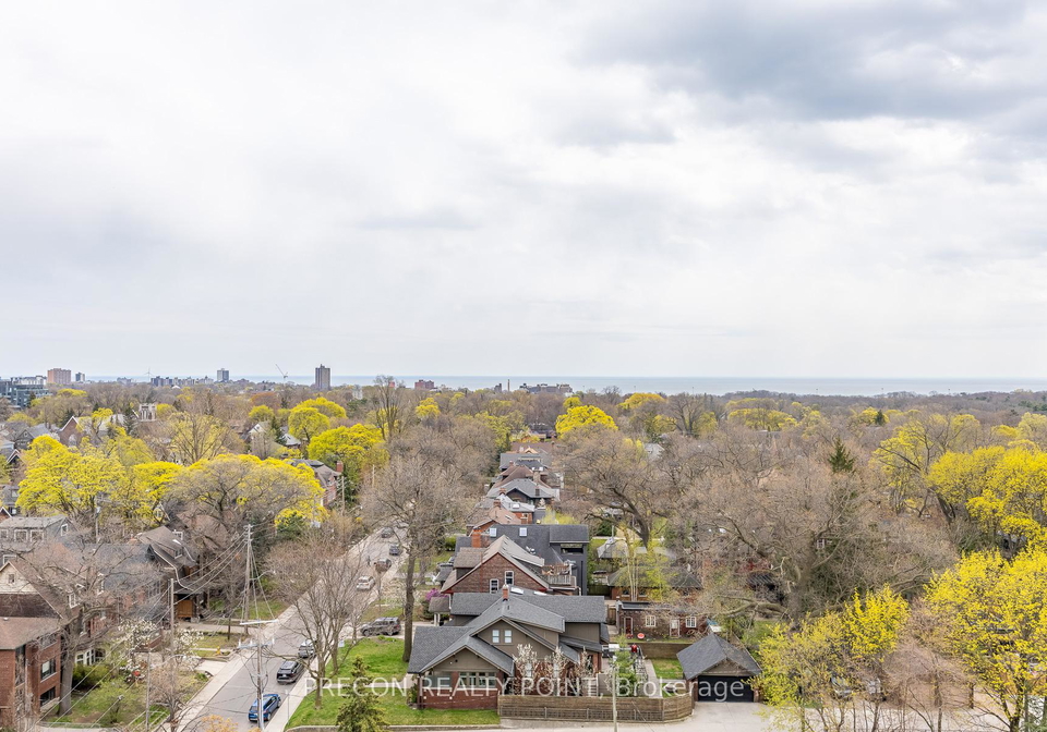 1660-bloor-street-toronto-ontario-w13068038
