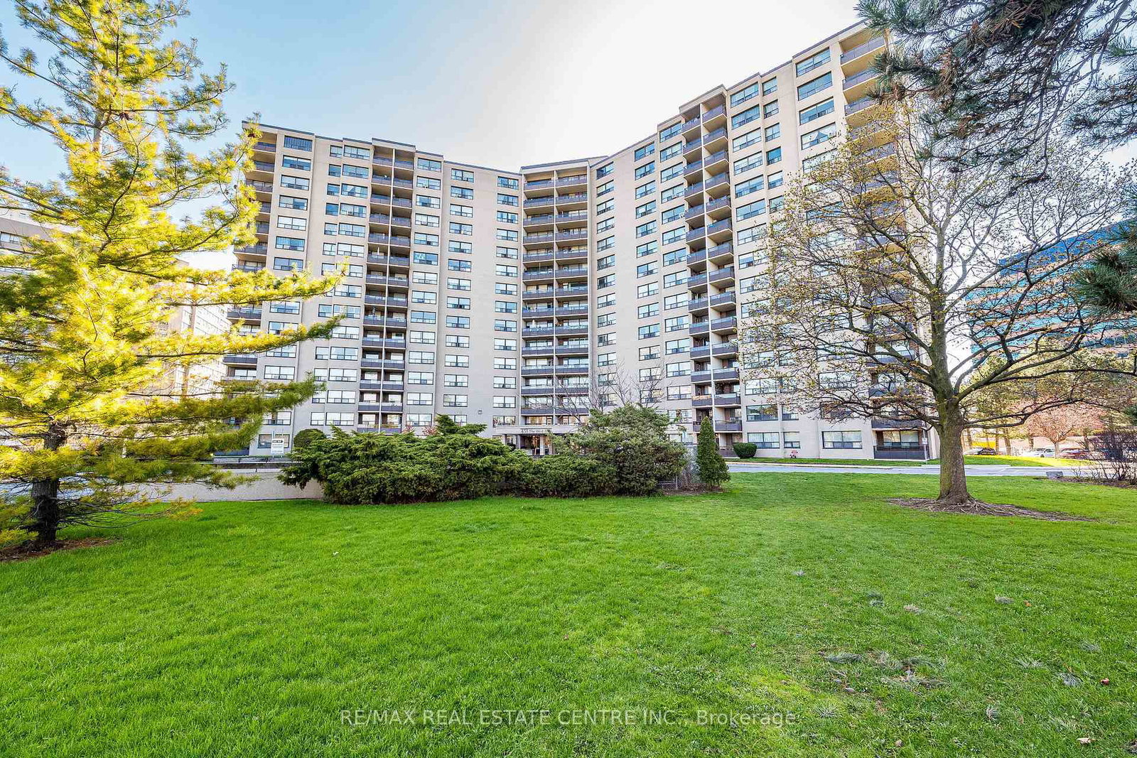 451-the-west-mall-drive-etobicoke-ontario-w13068114