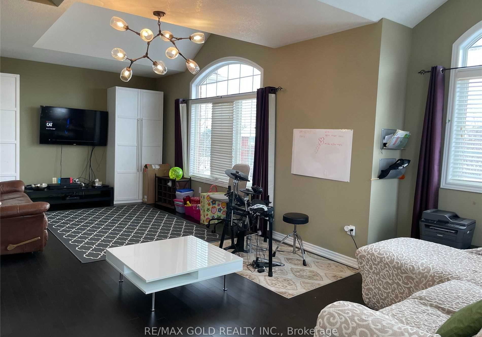 2323-orchard-road-burlington-ontario-w13068128