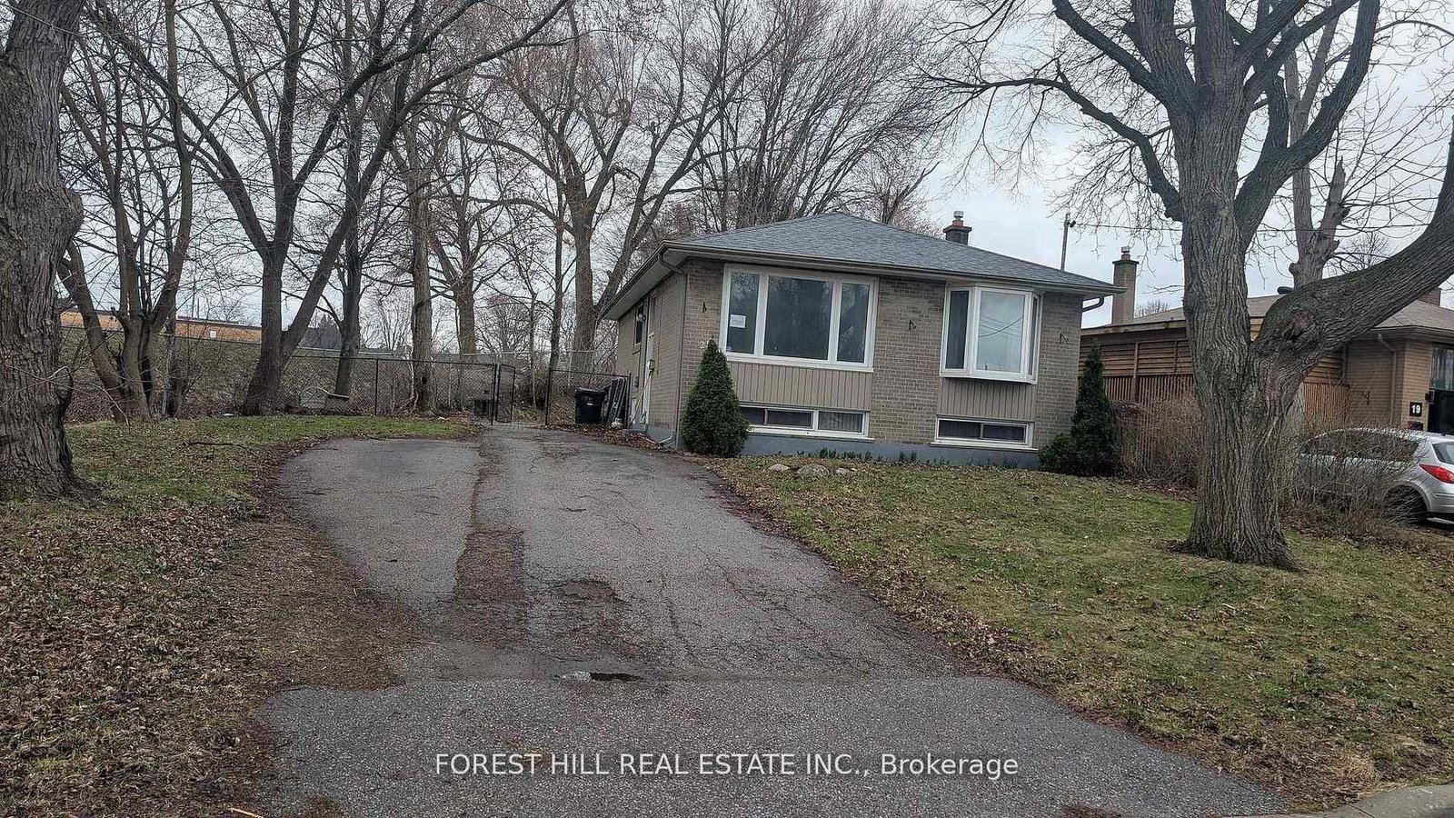 21-caulfield-road-etobicoke-ontario-w13068132