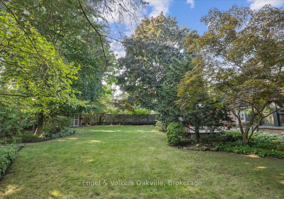250-gatestone-avenue-oakville-ontario-w13068264