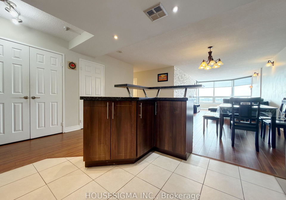 8-lisa-street-brampton-ontario-w13068298