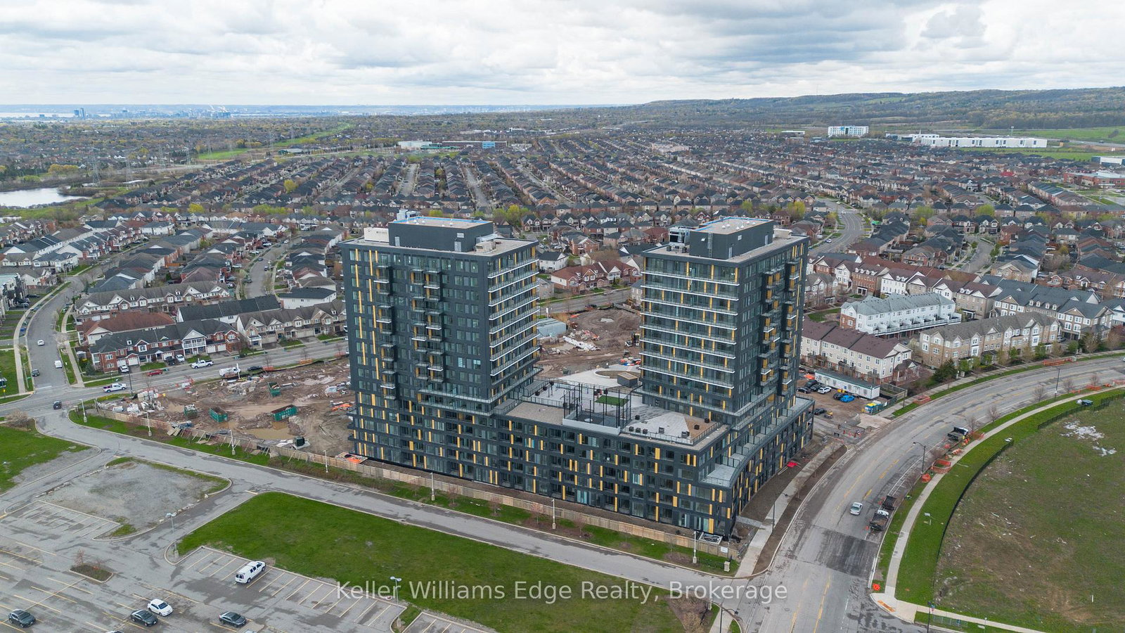 4878-powers-common-burlington-ontario-w13068310