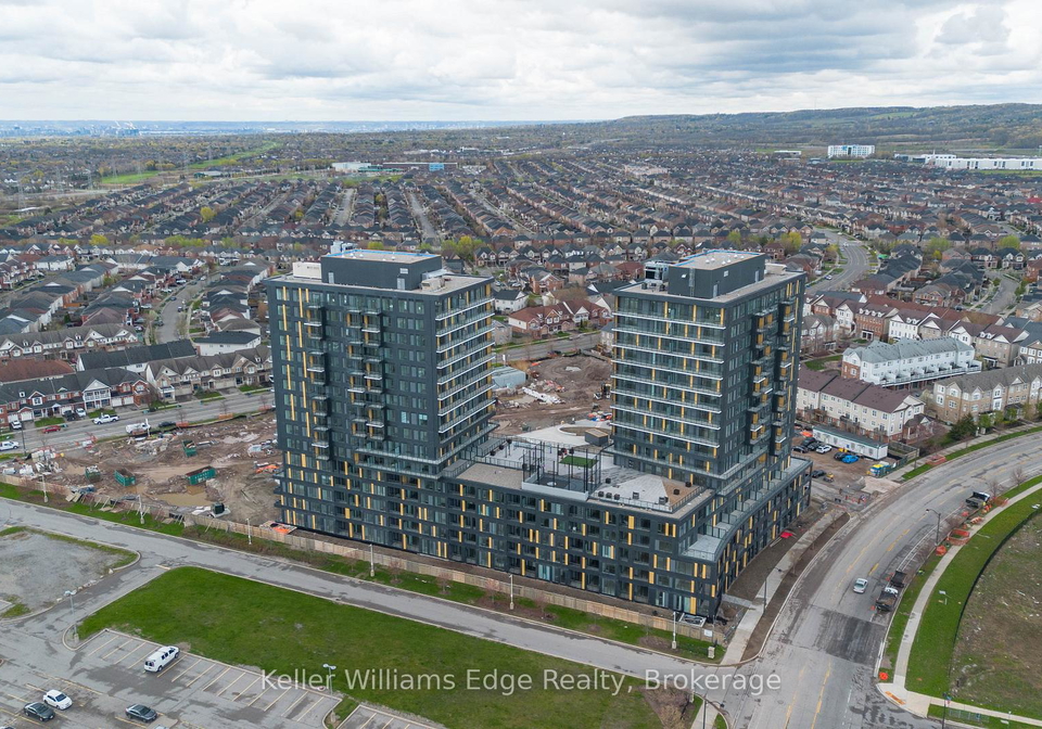 4878-powers-common-burlington-ontario-w13068310