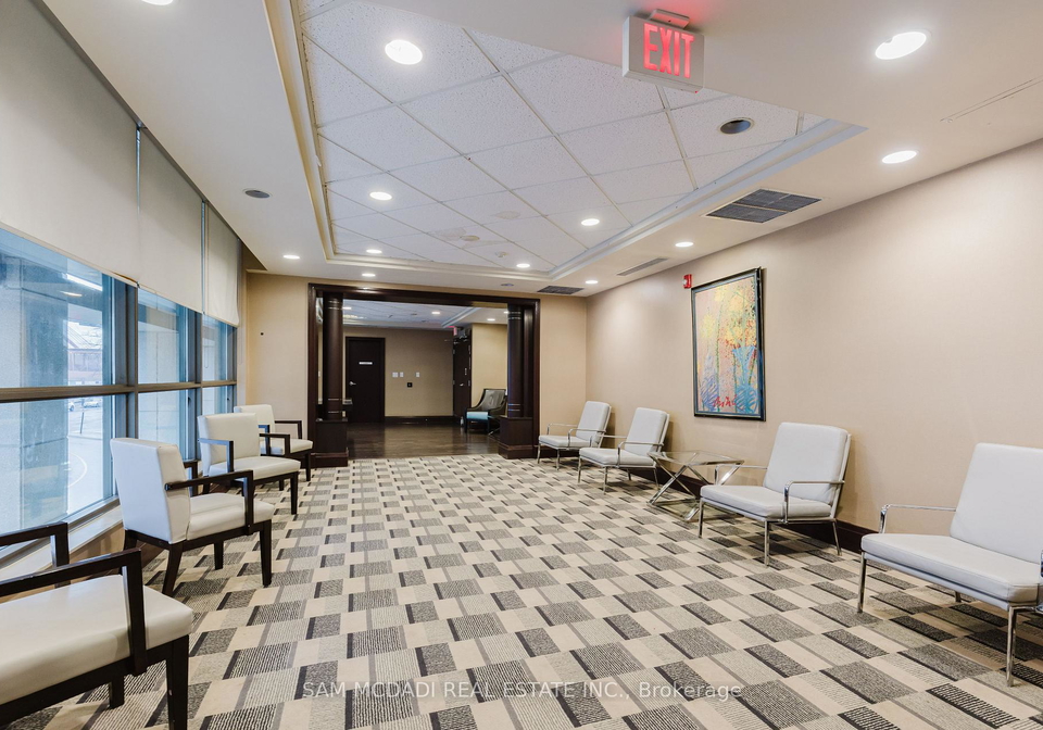 208-enfield-place-mississauga-ontario-w13068844