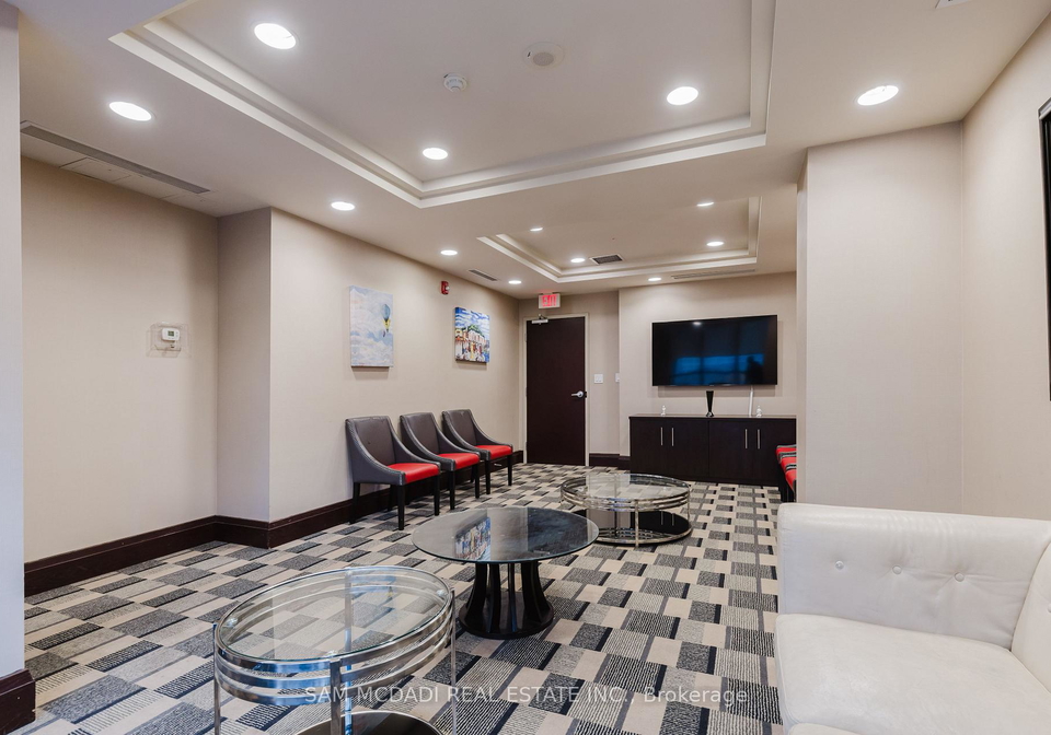 208-enfield-place-mississauga-ontario-w13068844