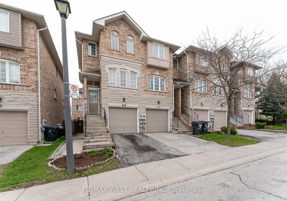 28-shining-star-crescent-north-york-ontario-w13068912