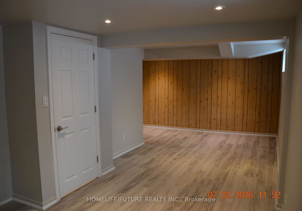 11-coppermill-drive-etobicoke-ontario-w13069570