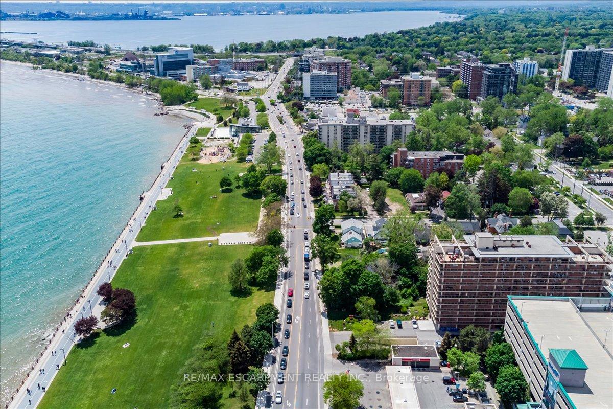 1276-maple-crossing-boulevard-burlington-ontario-w13070022