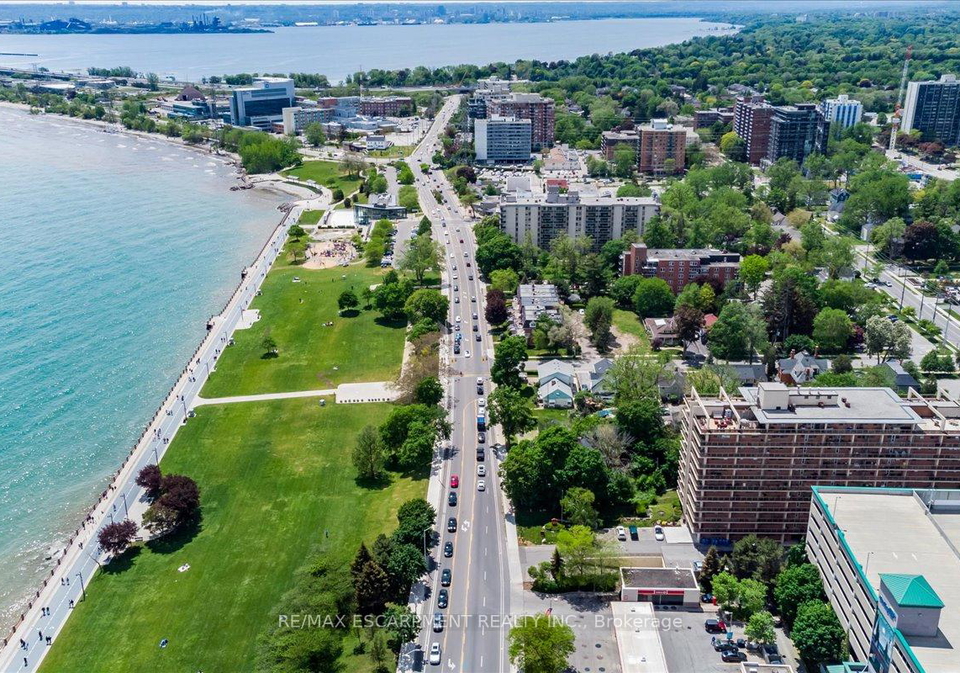1276-maple-crossing-boulevard-burlington-ontario-w13070022