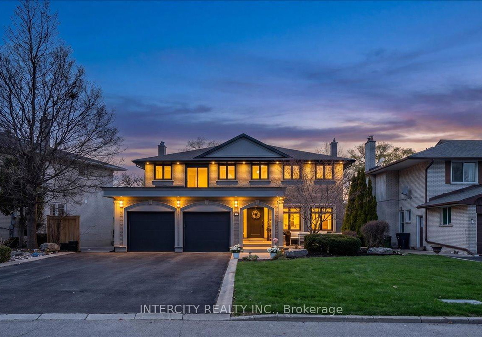 61-golfwood-heights-etobicoke-ontario-w13070028