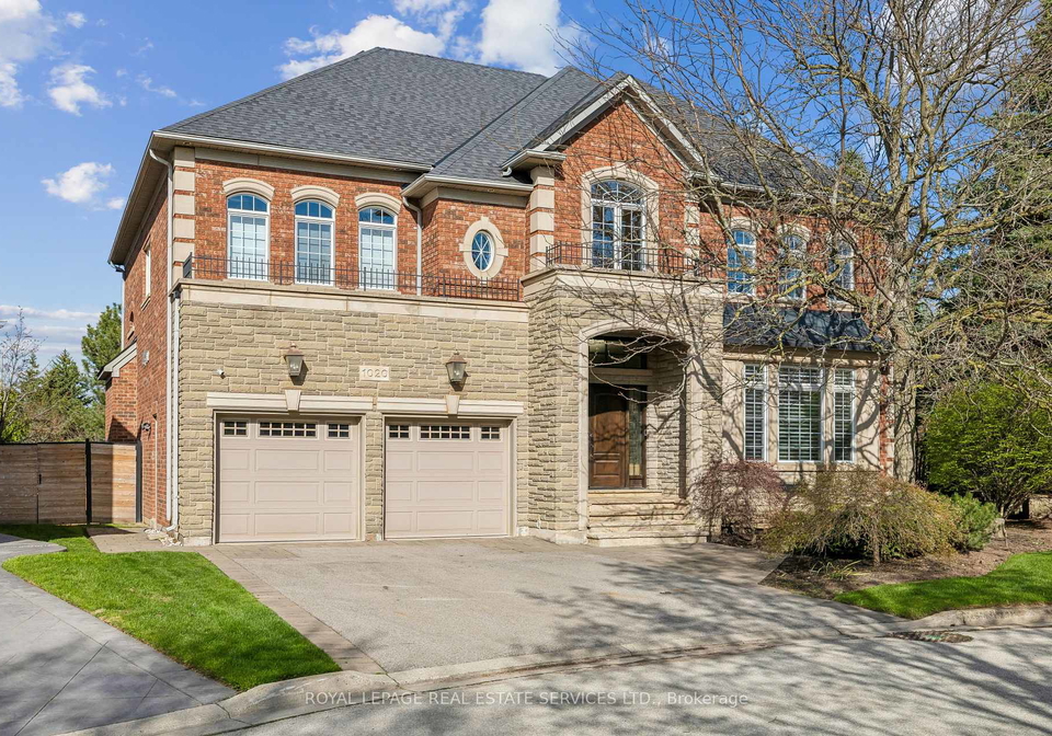 1020-valley-crest-circle-oakville-ontario-w13070310