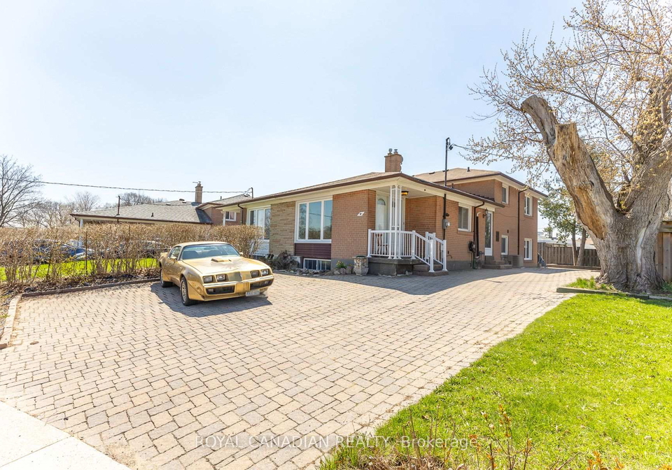 16-gambello-crescent-york-ontario-w13070358