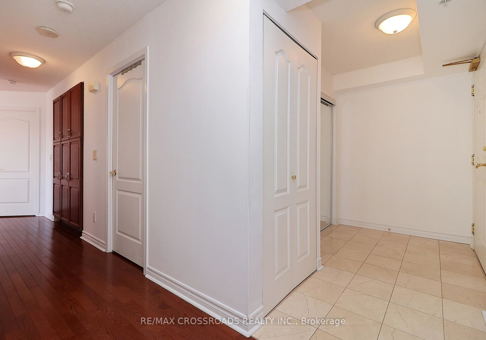 350-princess-royal-drive-mississauga-ontario-w13070420