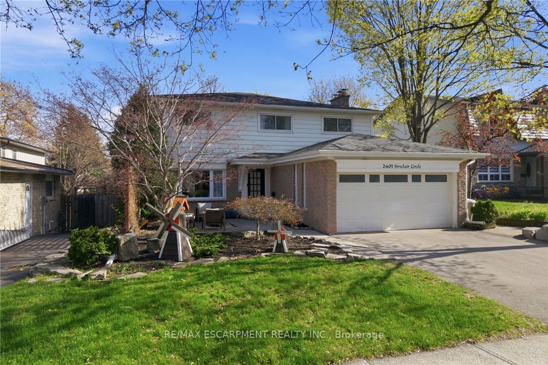 2401-sinclair-circle-burlington-ontario-w13070436