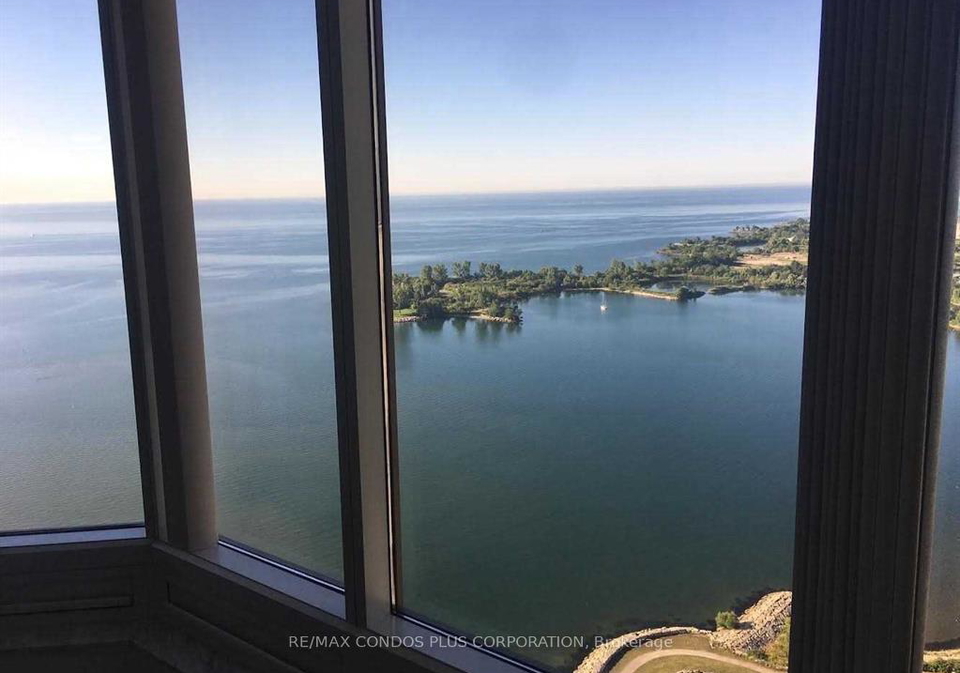 1-palace-pier-court-etobicoke-ontario-w13070508