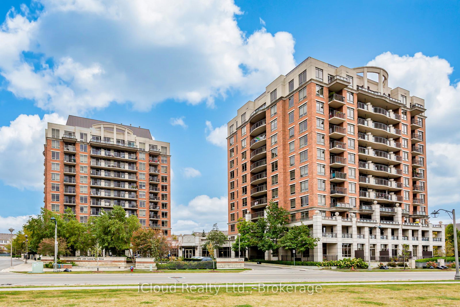 2391-central-park-drive-oakville-ontario-w13070772