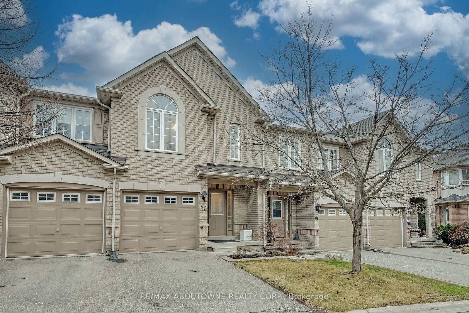 1290-heritage-way-oakville-ontario-w13070786