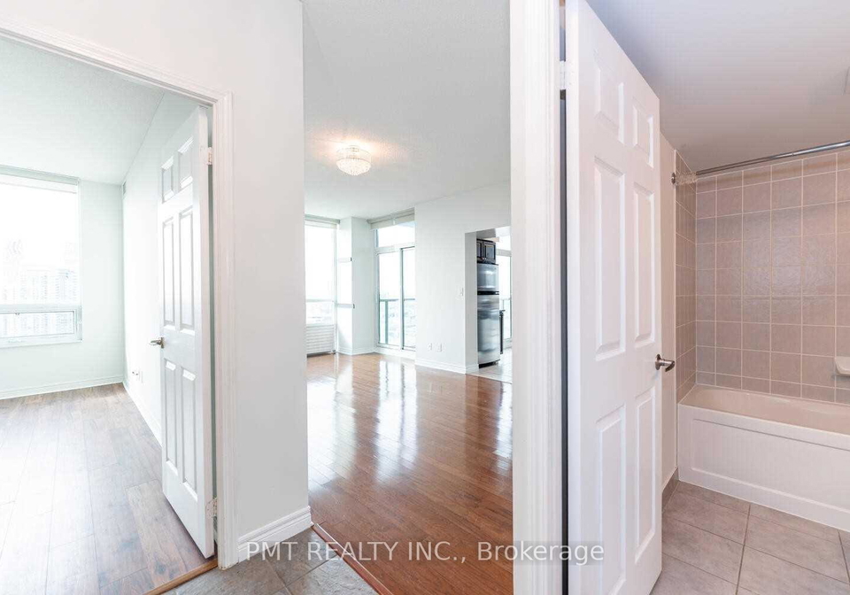 208-enfield-place-mississauga-ontario-w13070880